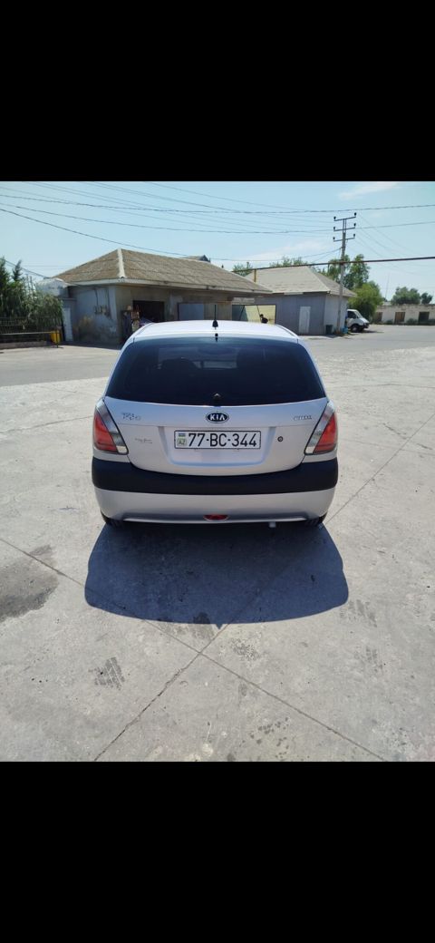 Kia Rio CRDi (hatchback) - Gümüş rəngli kuzov, 5 qapı - Dizel