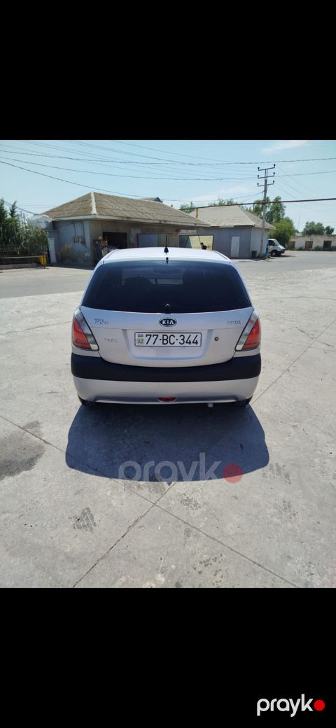 Kia Rio CRDi (hatchback) - Gümüş rəngli kuzov, 5 qapı - Dizel