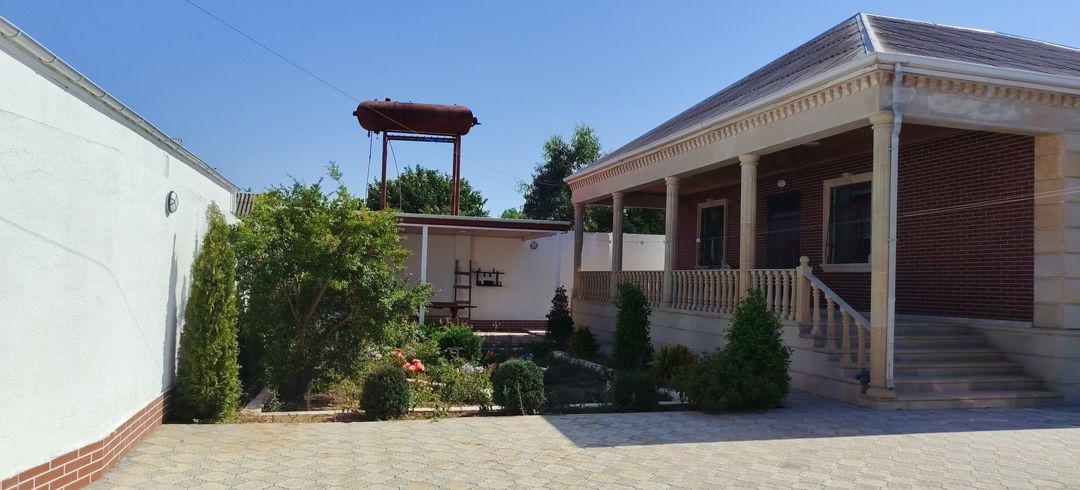 Satılır 3 otaqlı həyət evi/bağ evi 140 m² — Ev, villa, Bakı (2)