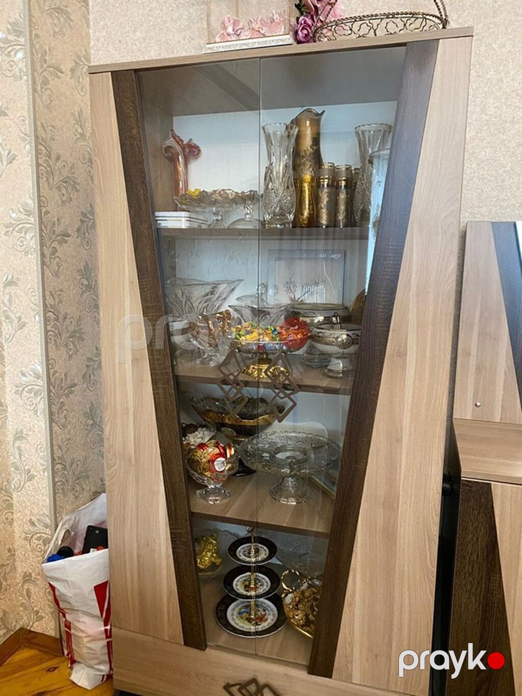 Qonaq otağı üçün mebel dəsti Tərkibi: - Komod: geniş üst səth, ortada — Mebel, Bakı (2)