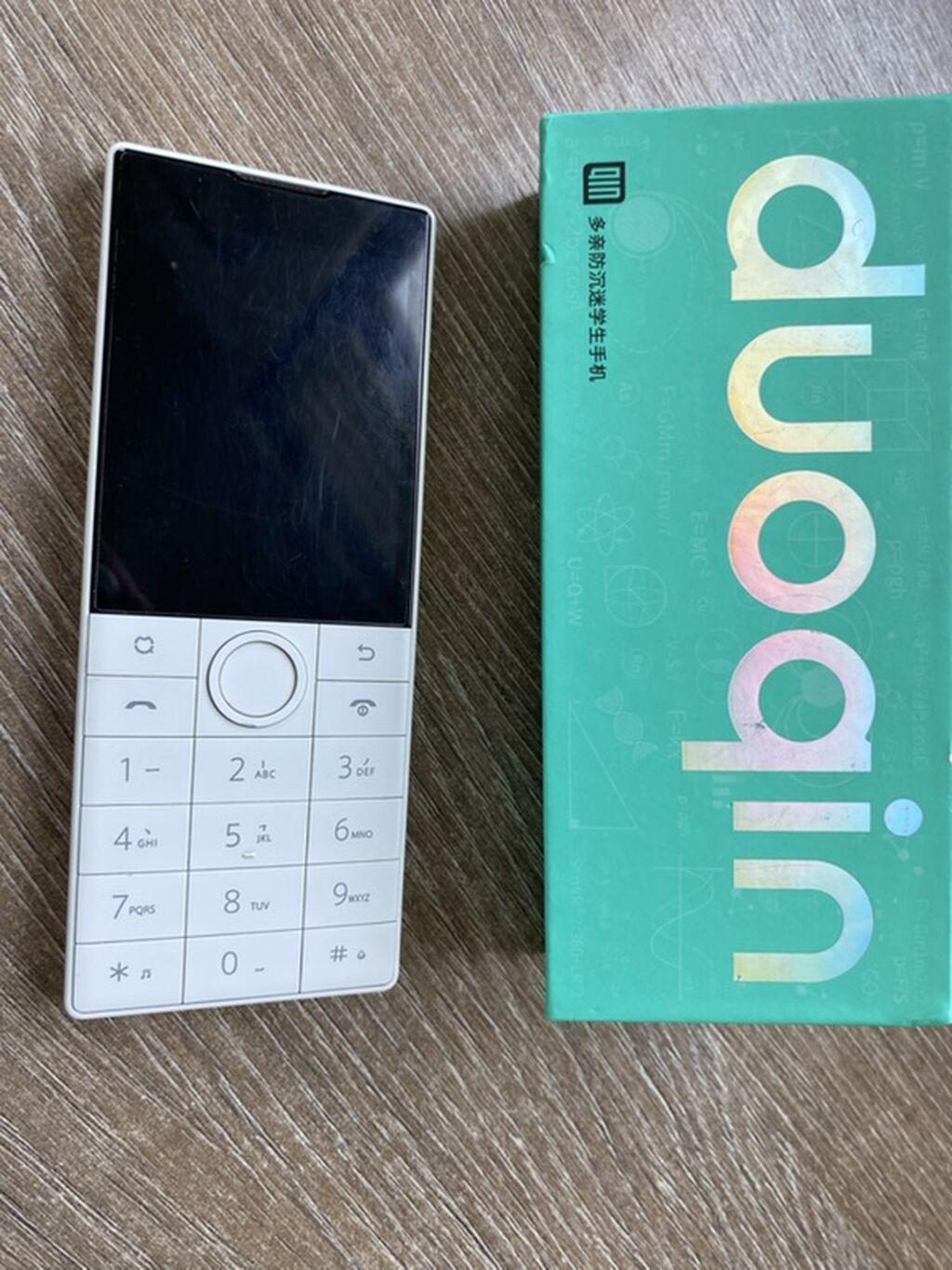 Qin AI Life “Duoqin” düyməli telefon Xüsusiyyətlər: - Minimalist — Elektronika, Yevlax (2)