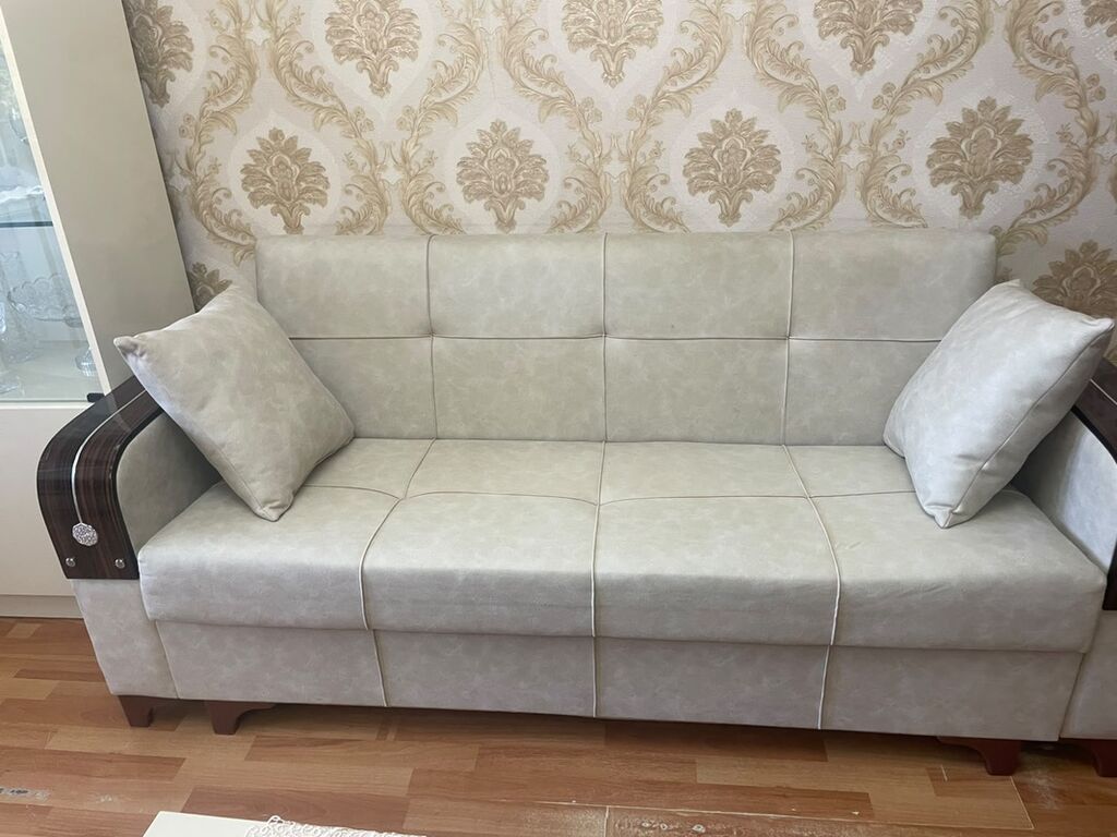 Krem rəngli 3 nəfərlik divan - Yumşaq toxumalı, dərini xatırladan — Mebel, Sumqayıt (2)