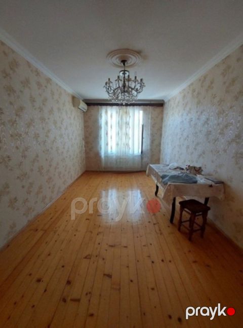Satılır 3 otaqlı köhnə tikili 80 m²