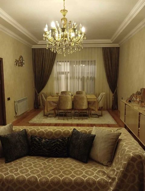 Satılır 5 otaqlı həyət evi/bağ evi 200 m²