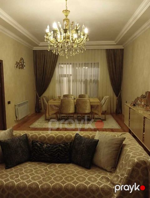 Satılır 5 otaqlı həyət evi/bağ evi 200 m²