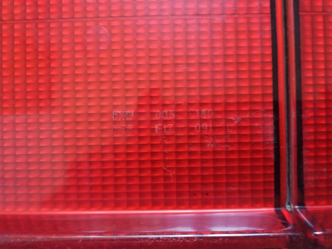 Mercedes W124 nömrə stop işığı — Ehtiyat hissələri və aksesuarlar, Bakı (3)