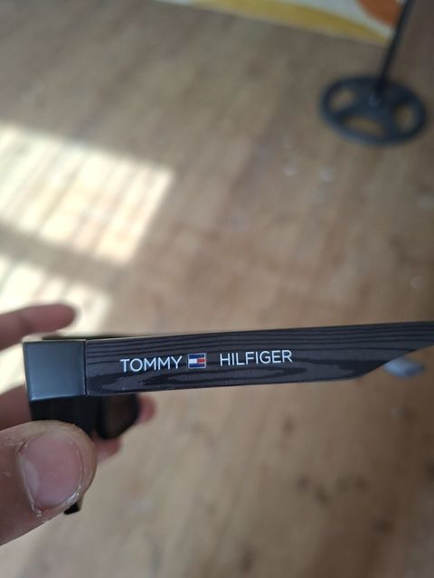 Tommy Hilfiger gün eynəyi - Brend: Tommy Hilfiger (orijinal loqo və — Bakı