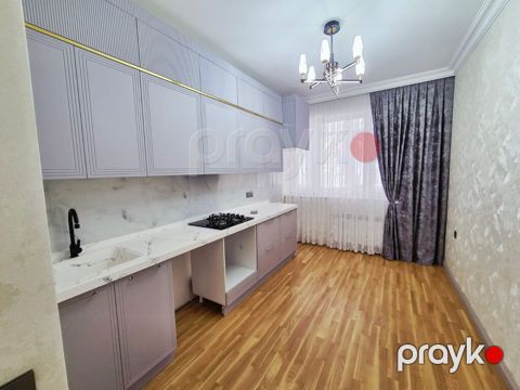 2 otaqlı, Yeni tikili, 81 kv. m