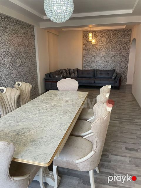 İcarəyə verilir 4 otaqlı yeni tikili 190 m²