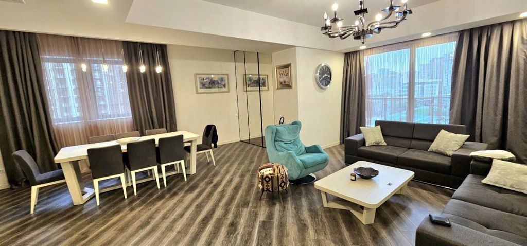 Satılır 4 otaqlı yeni tikili 193 m² — Mənzil, Bakı (2)