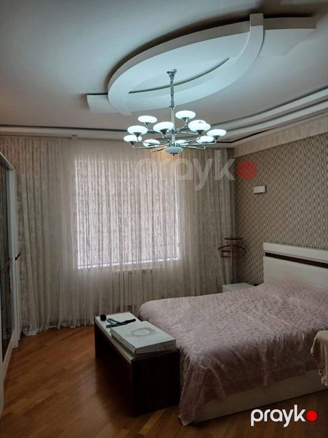İcarəyə verilir 4 otaqlı yeni tikili 180 m²