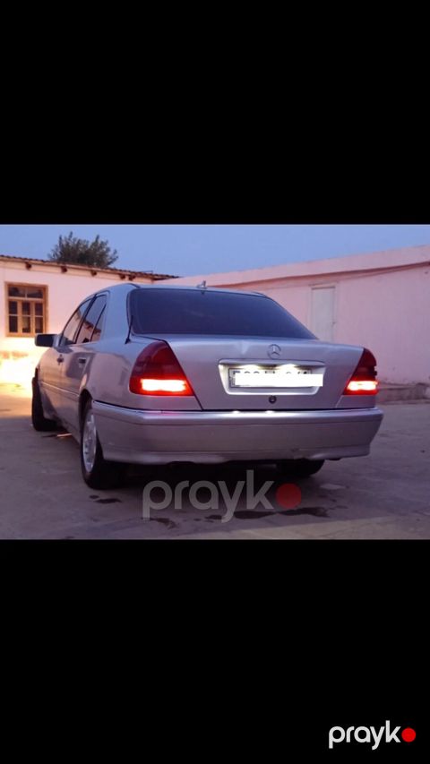 Mercedes-Benz C 180: 1.8 l | 1994 il Sedan