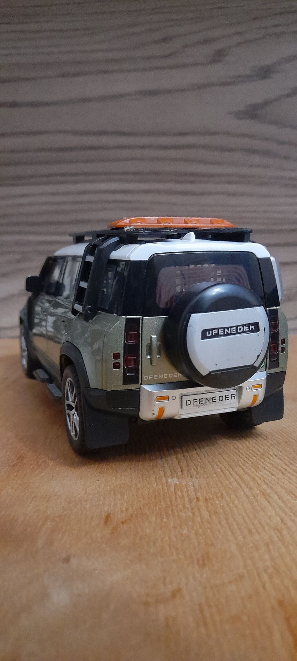 Defender 1:22 Ölçü Modeli Problemi təkcə səsi işıqı yoxdur — Mallar, Bakı (2)
