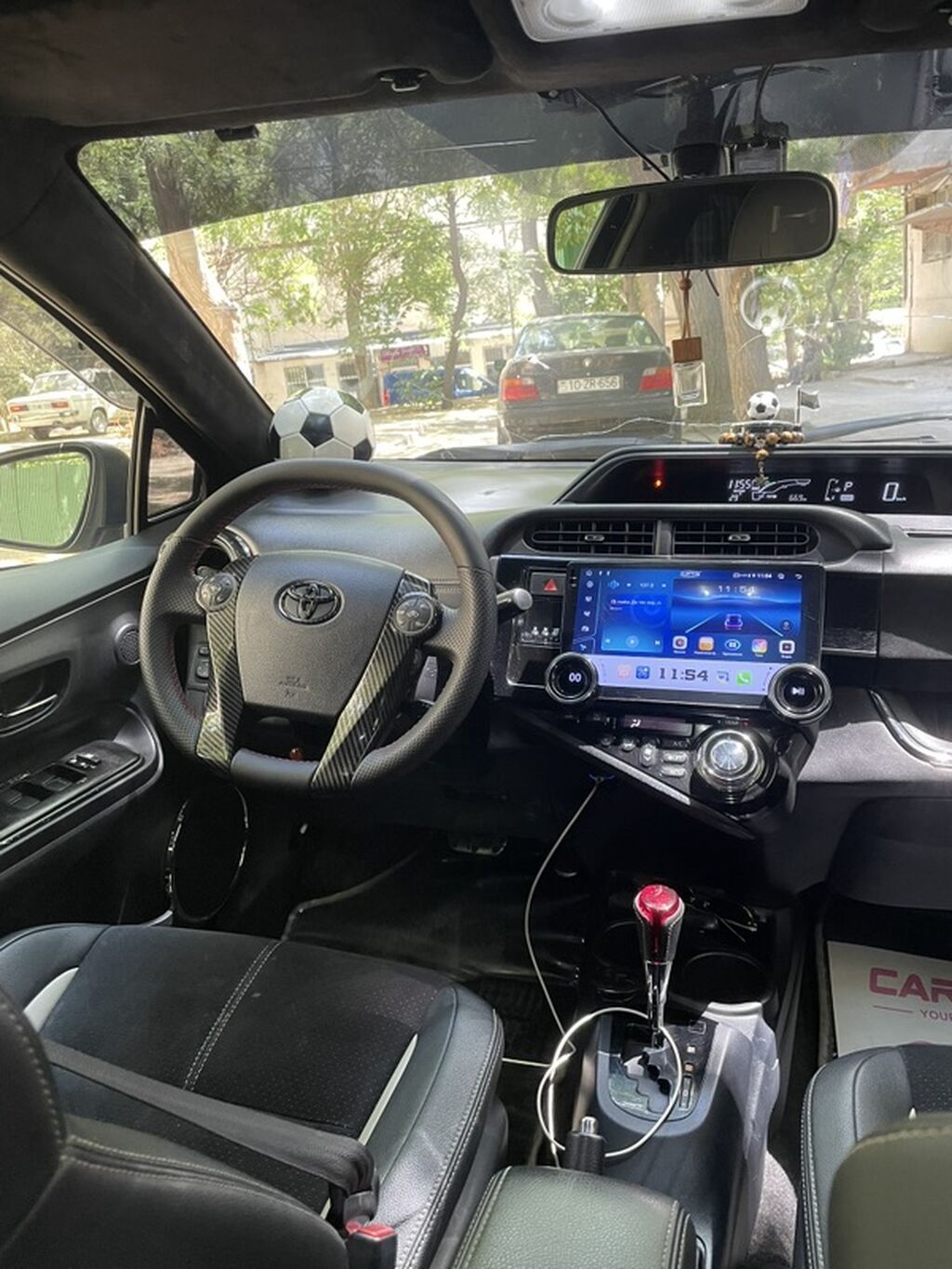 Toyota Aqua hibrid hetçbek - Korpus: 5 qapılı, qara rəng - Mühərrik — Avto, Bakı (10)