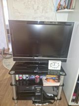 Sony LCD televizor + şüşə-metal TV stendi - Brend/model: Sony (LCD — deaktivlərə də baxin
