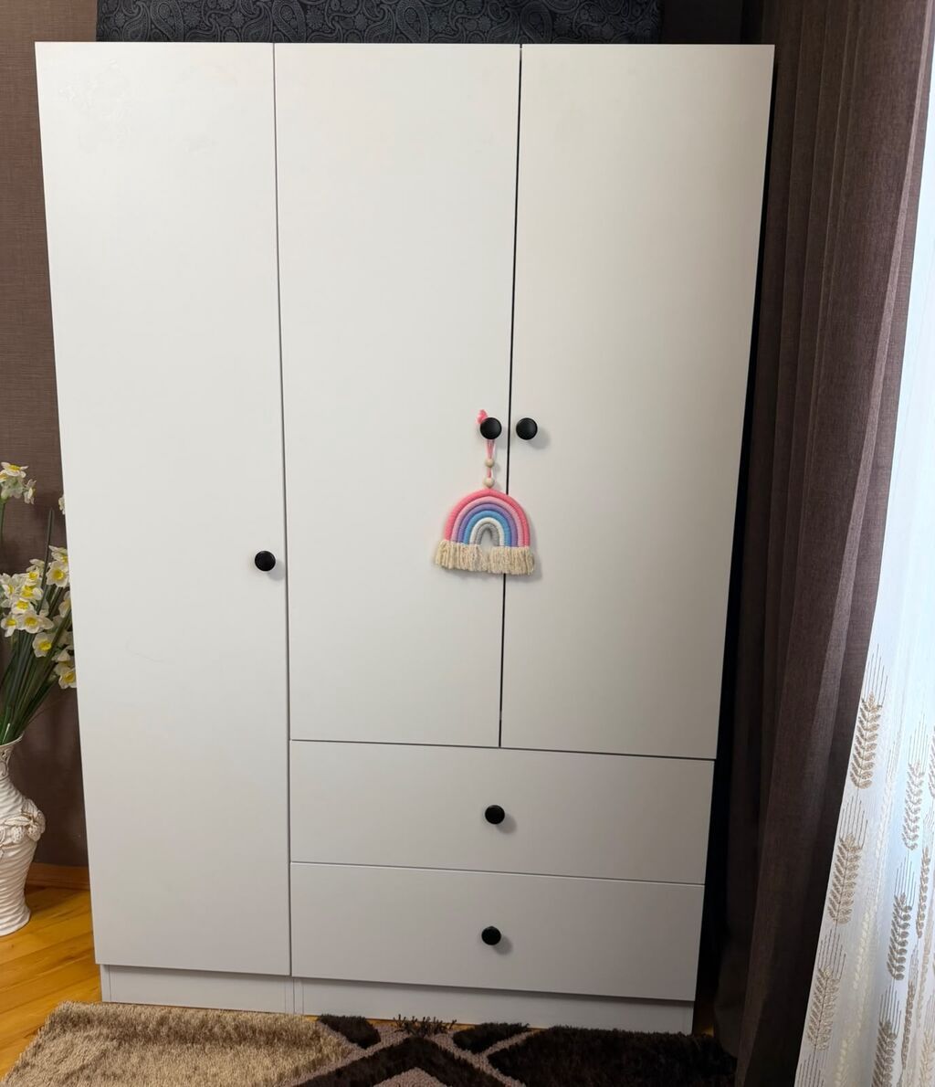 Dolab.qiymet 160 man.olcu 1.20x1.80.hec bir problemi yoxdur.unvan