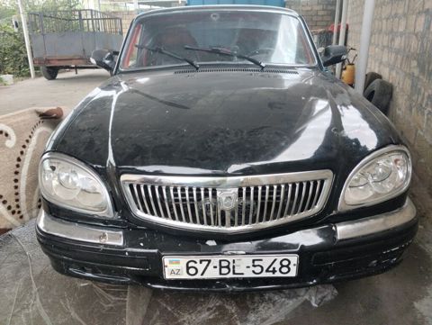 GAZ Volga 3110, qara rəng, sedan kuzov. Xüsusiyyətlər: - Klassik xrom