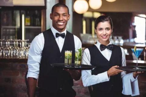 Ofisiant işi axtarıram — Bakı
