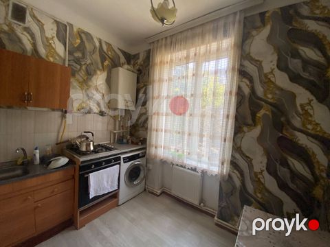 İcarəyə verilir 2 otaqlı köhnə tikili 60 m²