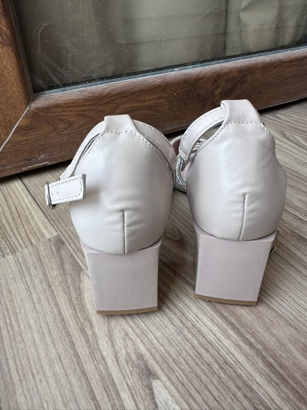 Aida Shoes markalı qadın ayaqqabısı - Rəng: açıq bej/nude - Ölçü: 40 — Şəxsi əşyalar, Xırdalan (2)
