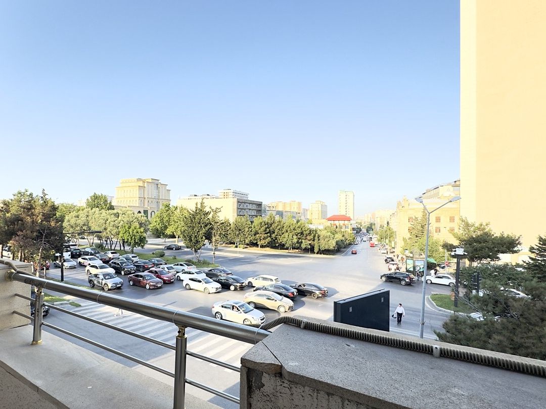 Satılır obyekt 850 m² — Əmlak, Bakı