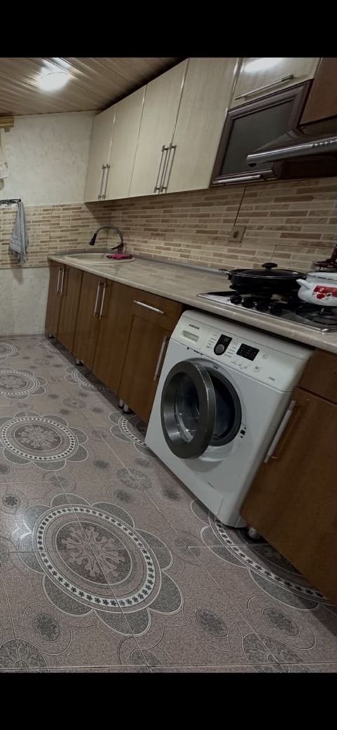 Metbex mebeli satılır 3.5 m qaz aspirator moyka ile birlikde qiymeti