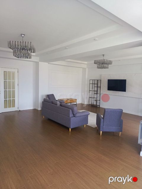 İcarəyə verilir 4 otaqlı yeni tikili 213 m²