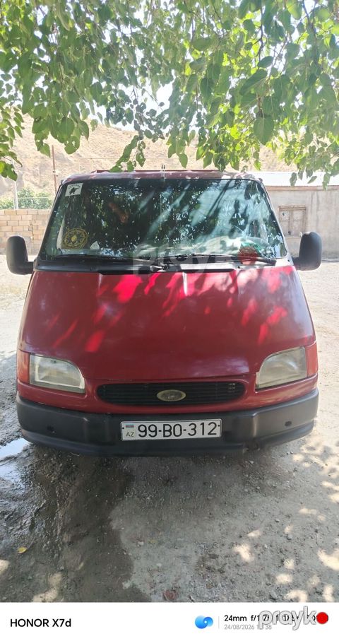 Ford Transit yük mikroavtobusu - Kuzov: qapalı furqon, 2 yan sürgülü