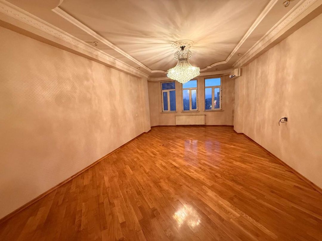 Satılır 3 otaqlı yeni tikili 130 m² — Mənzil, Bakı (2)