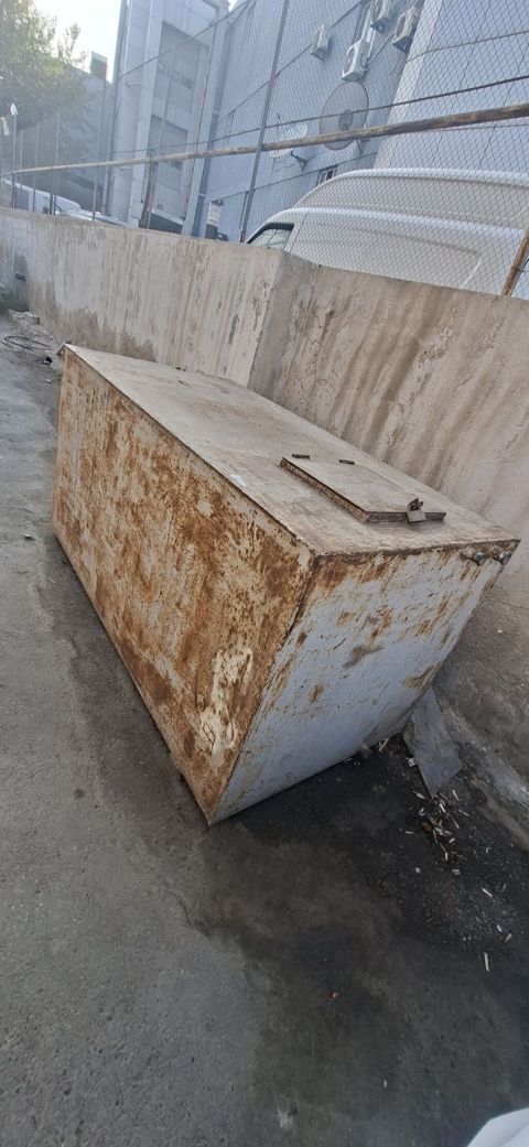 Metal yanacaq/smayazka (çən/konteyner) - qalın divarlı polad, 2,0–2,2 m