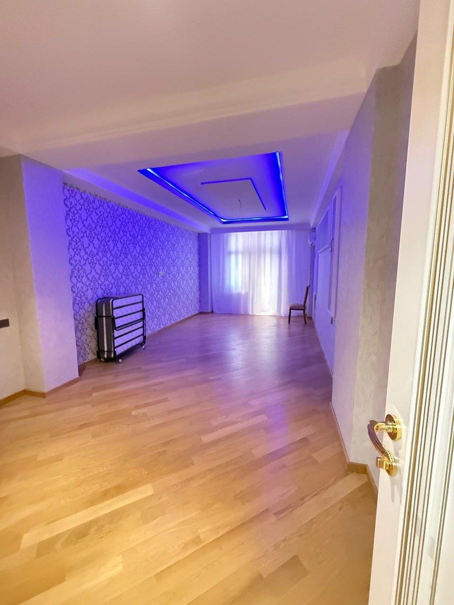 Satılır 4 otaqlı yeni tikili 217 m² — Mənzil, Bakı (6)