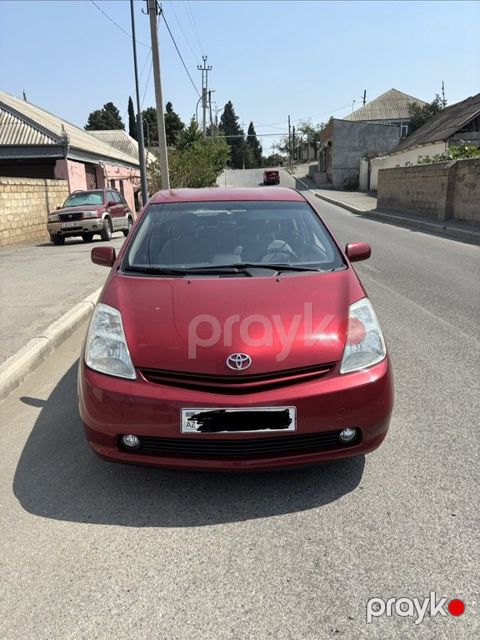 Toyota Prius, 1.5 L, 1.3 kWh, 2007 il, 400 500 km