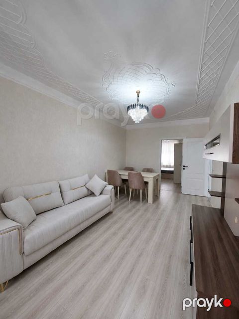 İcarəyə verilir 2 otaqlı köhnə tikili 55 m²