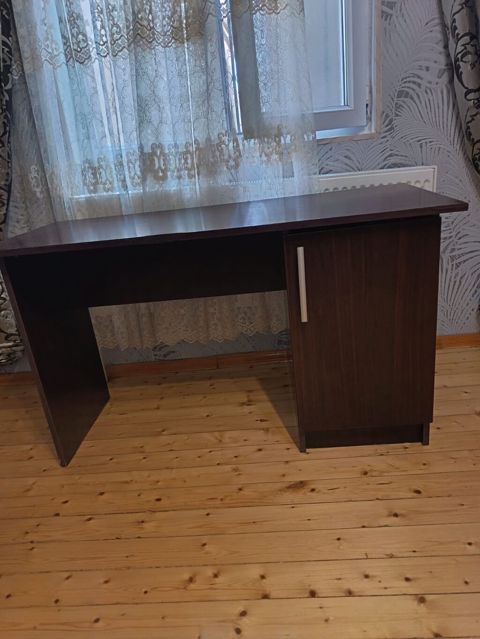 Kompüter masası, İşlənmiş, Laminat, Dördbucaq masa
