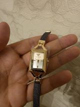 "Emporio Armani" qadın qol saatı. Yenidir. İstifadə edilməyib. Cəmi 5 — Ərəb dili kitabları