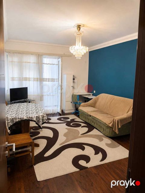 Satılır 2 otaqlı köhnə tikili 65 m²