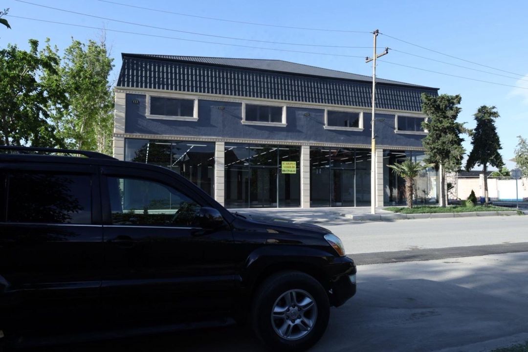 İcarəyə verilir obyekt 690 m² — Əmlak, Yevlax
