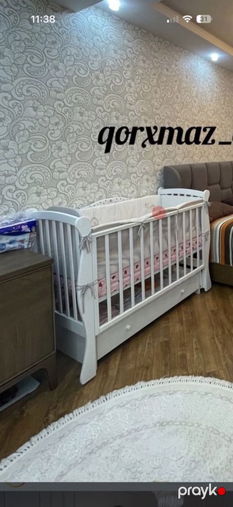 Happy Baby magazasindan alinib. Ustunun perdesi, ortopedik yay ve qış