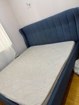 Məhsul: Yumşaq başlıqlı iki nəfərlik çarpayı və döşək - Ölçü: təxmini — Mebel