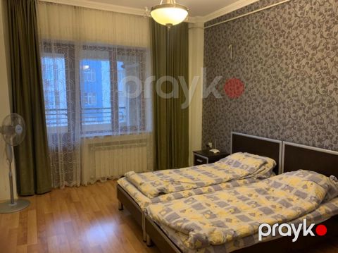 İcarəyə verilir 3 otaqlı yeni tikili 130 m²