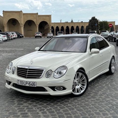 Mercedes-Benz E 320: 3.2 l | 2007 il Sedan