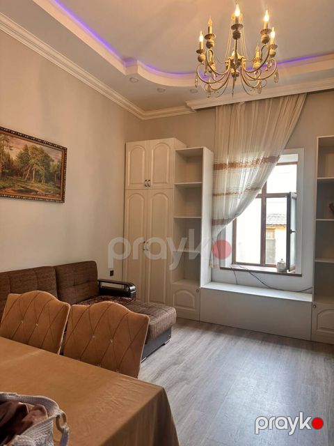 Satılır 2 otaqlı köhnə tikili 50 m²