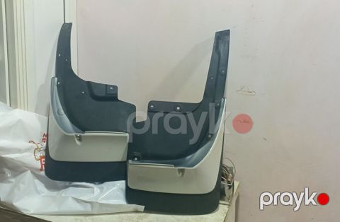 Toyota Prado üçün arxa təkər palçıqlıqları. Ağ mirvari rəng üçün