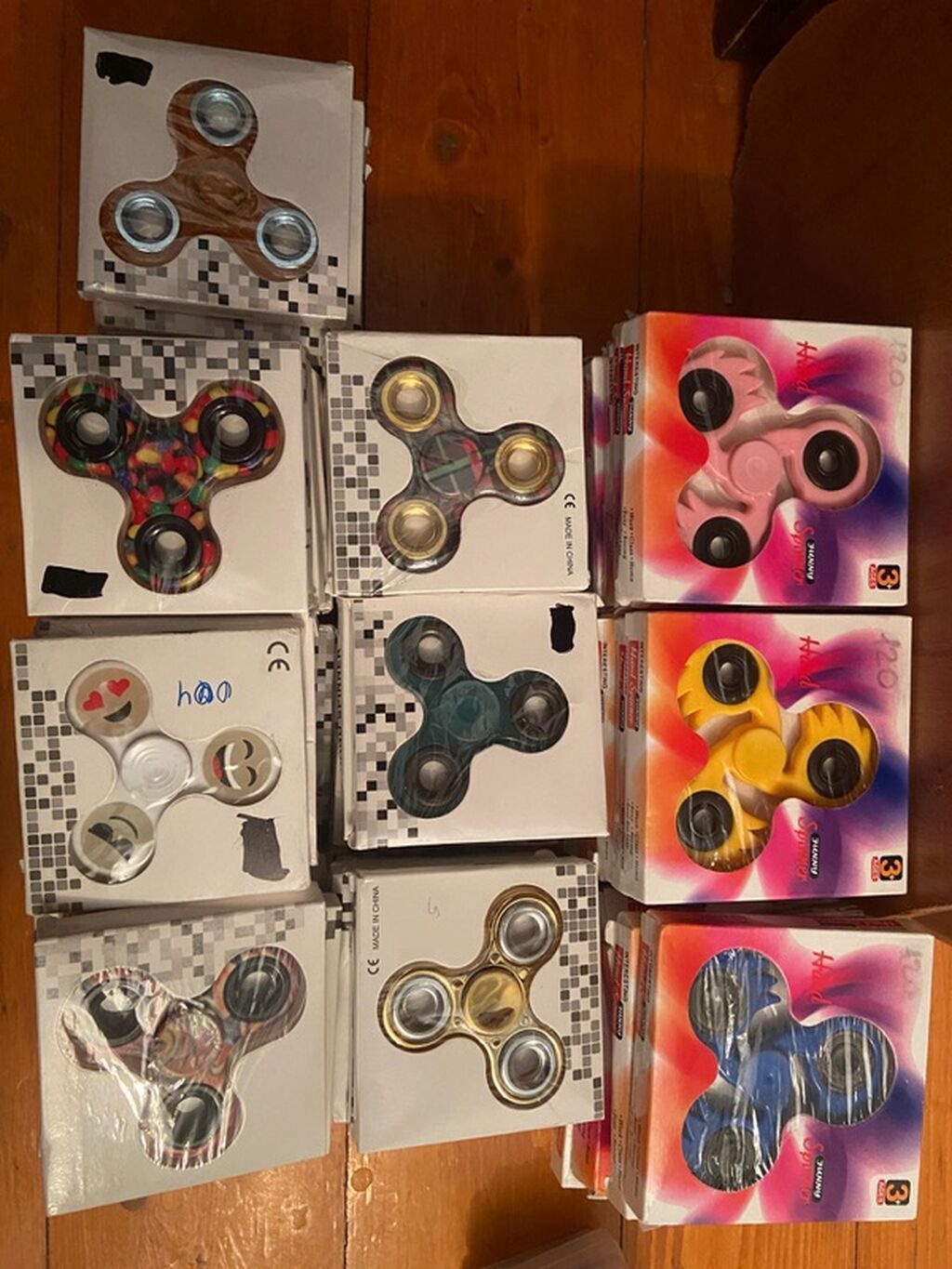 Fidget spinnerlər – müxtəlif dizayn və rənglərdə Məhsul təsviri: - — Oyuncaqlar, Bakı
