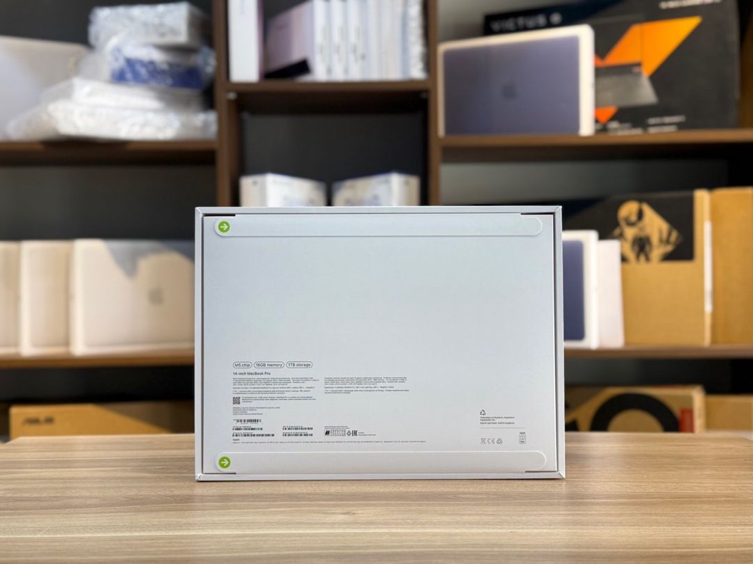 MacBook Pro 14 M5 chip 16Gb /1TB Silver — Elektronika, Bakı (2)