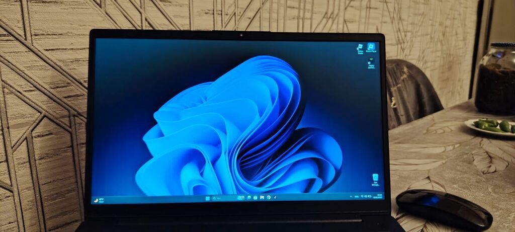 Lenovo V15 G4 13 cü nəsil 512 gb 8 ram İntel UHD GRAPHİCS 4 aydı — Lenovo, Digah (6)