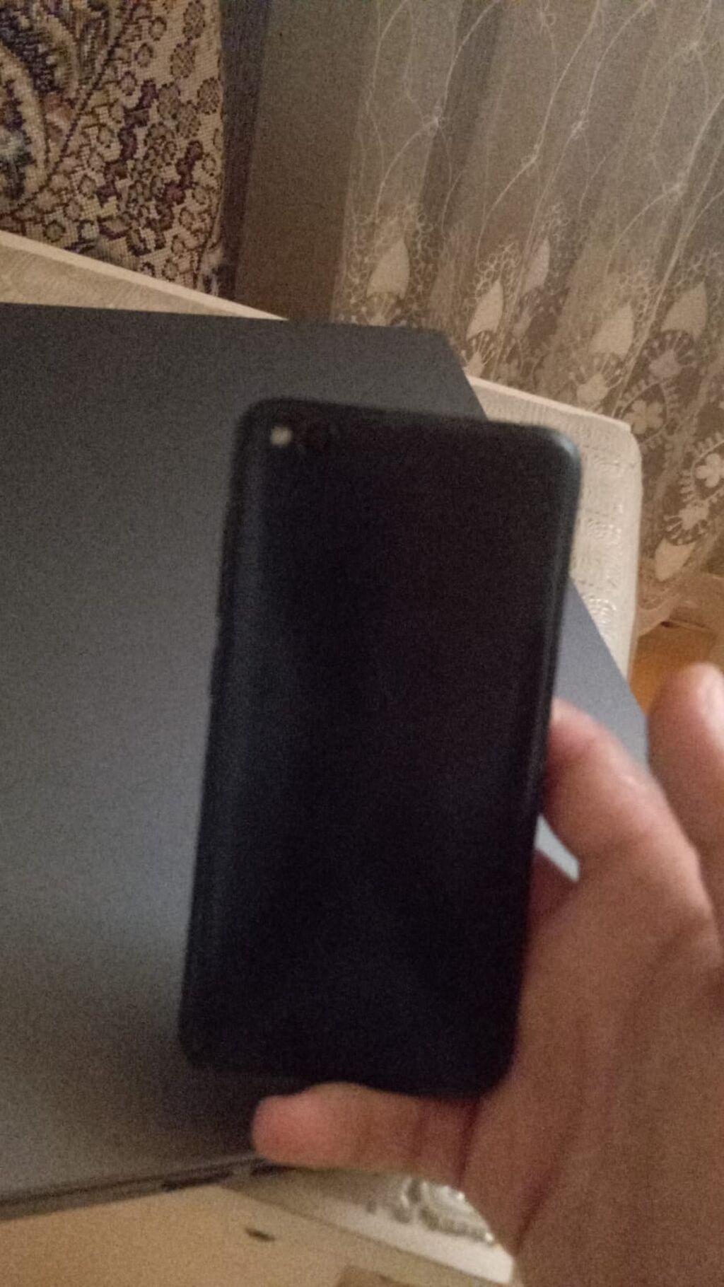 Smartfon – qara rəng Xüsusiyyətlər: - Kompakt korpus, tək əllə rahat — Elektronika, Pirəkəşkül