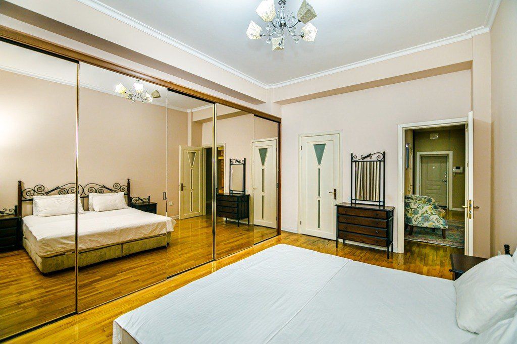 İcarəyə verilir 4 otaqlı yeni tikili 180 m² — Mənzil, Bakı (2)