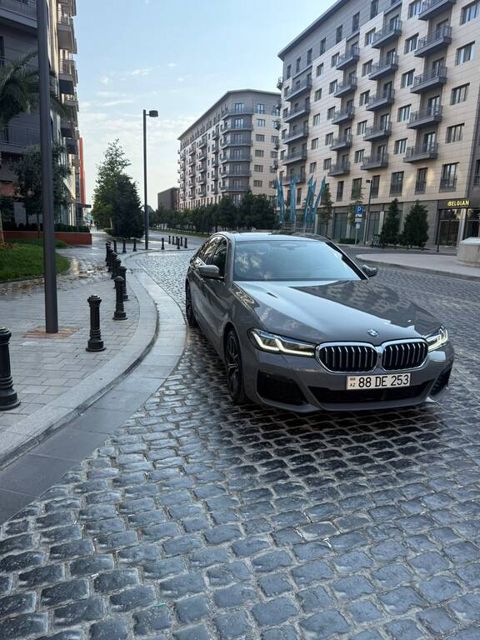 BMW 530e, 2.0 L, 12 kWh, 2021 il, 111 000 km