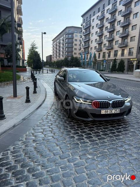 BMW 530e, 2.0 L, 12 kWh, 2021 il, 111 000 km